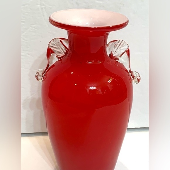 Dalian Snowflake Company Art Glass Blown Red & White 8" Vase - Picture 3 of 8